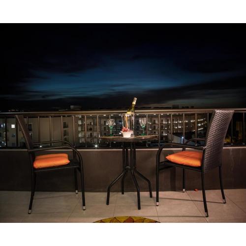 Manor Court Luxury Apartment
