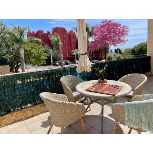 MANZANA bonito y cómodo apartamento con piscina