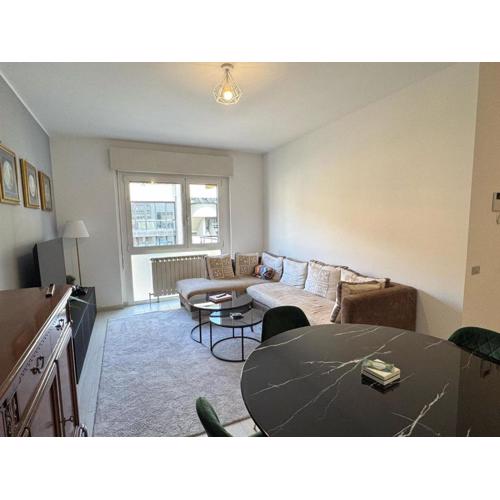 Manzoni House - Large Central Apartment