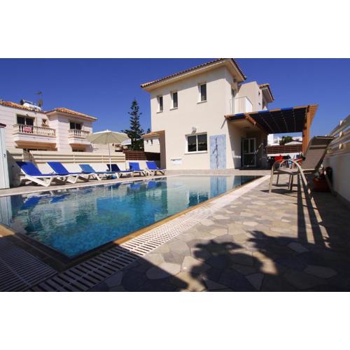 Maouris Villa