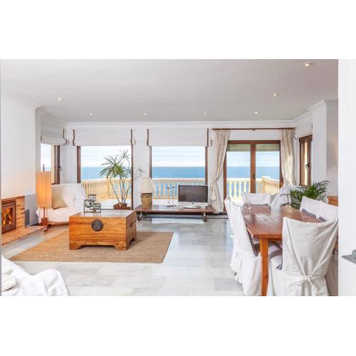 Mar-Beach front apartment in Jávea