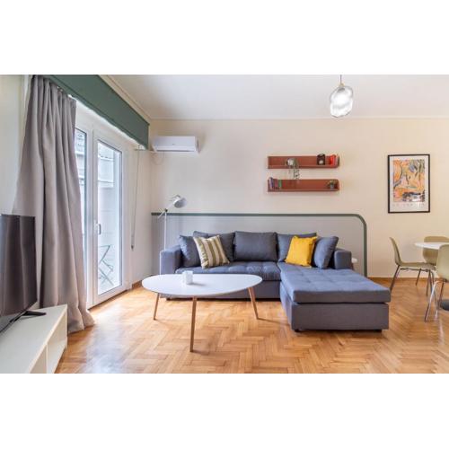 Mar25 by Smart Cozy Suites - In the heart of Athens - 9 minutes from metro - Available 24hr