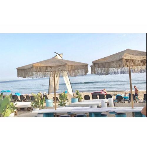 MARBELLA BEACHFRONT- Apartamento junto a la playa y con impresionantes vistas al mar