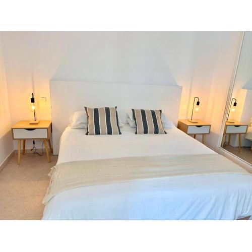 Marbella Beachside Apartment - 1 Min Walk to beach