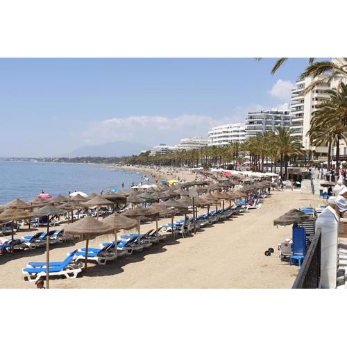 Marbella center beach flat
