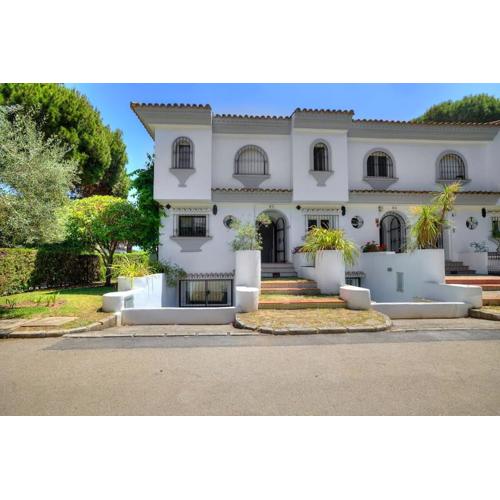 Marbella, Close to the Beach, Shared Pool, 5 Bedrooms