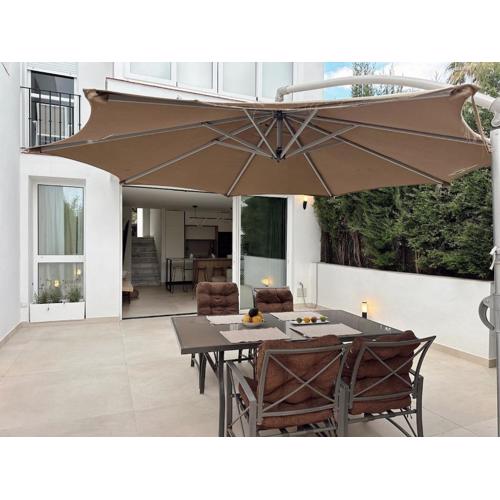 Marbella Hideaway BBQ & Best walking distance Beaches