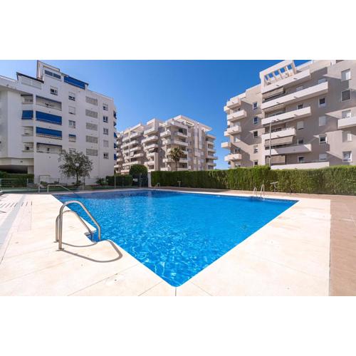 Marbella Sleeps 8 Aircon Secure underground parking Free Netflix Fast internet