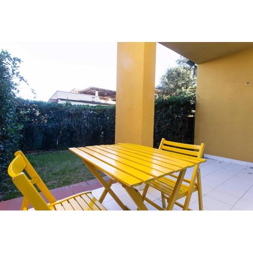 Marcelli, bilocale con giardino a 100 mt dal mare - M052