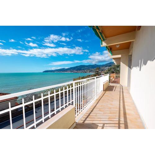 Mare di Liguria Apartment by Wonderful Italy