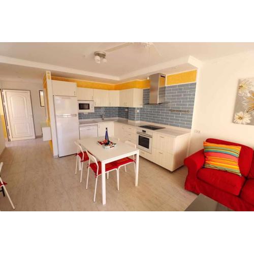 Mare Verde B12 by Tenerife Rental & Sales