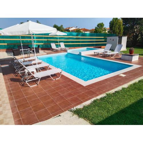 Maria Lemoni swimming pool apartment