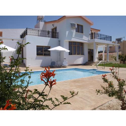 Mariandy Villa 2
