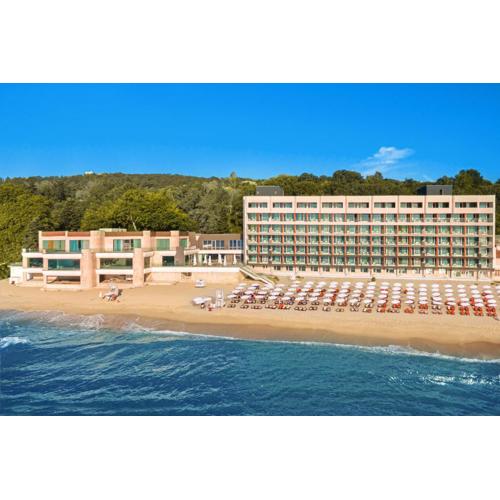 Marina Hotel, Sunny Day