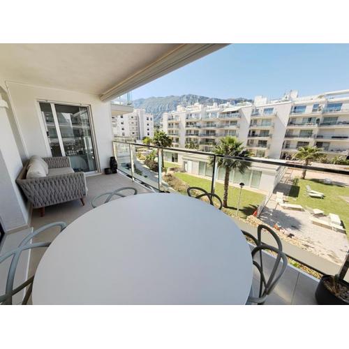 Marina Real 86 by homeprive