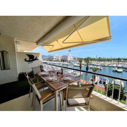 Marina & sea view apartment at Port Grec
