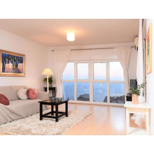 MARIVA DELUXE APARTMENT