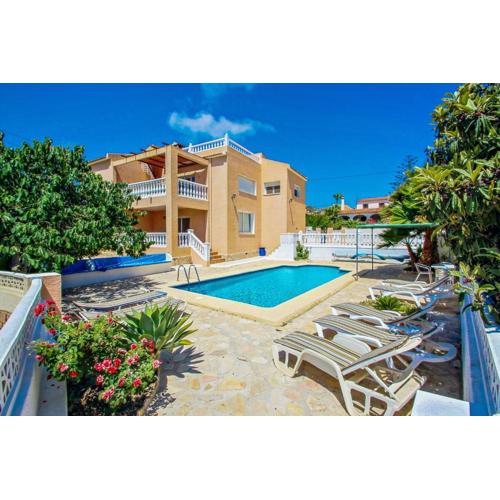Marlene - private pool villa with sea views from the rooftop in Calpe