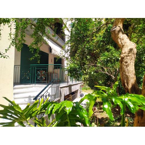 Marousi Comfy Apartment with balcony