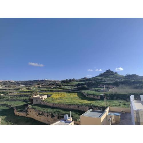 Marsalforn Magic Apartment with views 2 minutes from sea