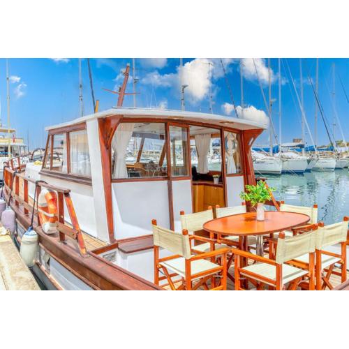 Marta Boat B&B
