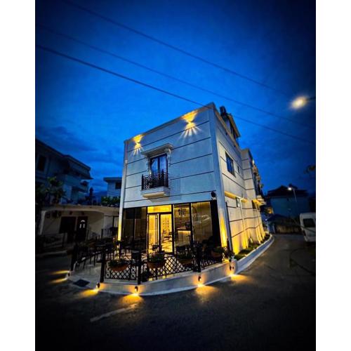 Martin Luxury Hotel