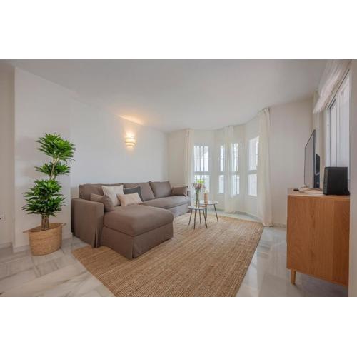 Marvellous 3 Bedroom Flat with Pool and Terrace