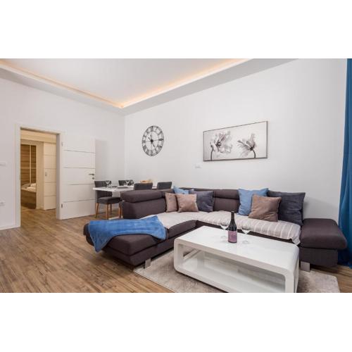 Mary apartment #1