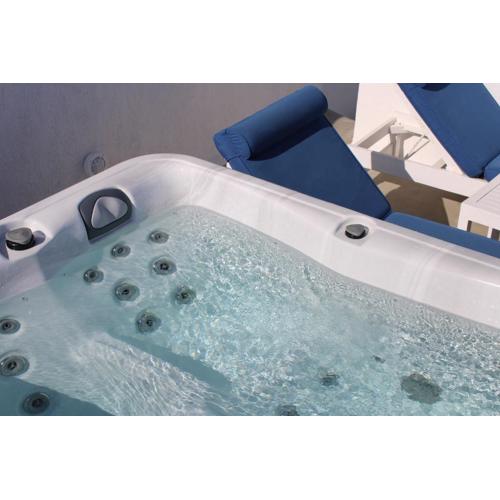 Mary Castelia Villa with Jacuzzi