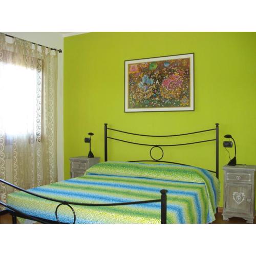 Master apartment in villa 6 to 8 persons with large private garden