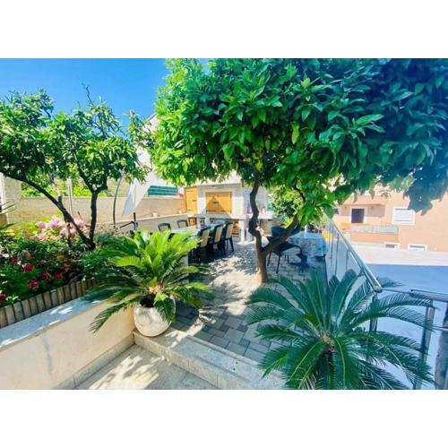 Mastrinka Bright Apartment with Free Parking and Modern Amenities