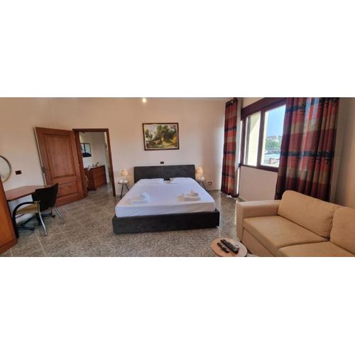 Matt House 2 bedroom 2 bathroom beachside