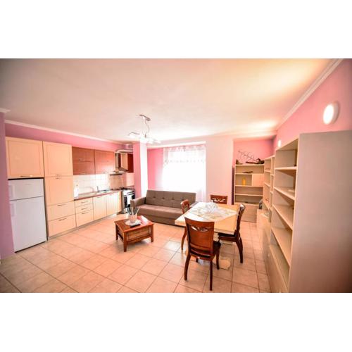 MAX Apartment Travel Alb