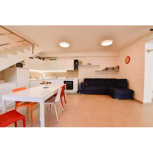 Max Kitehouse Stagnone