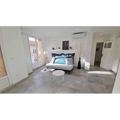 MaxBnb - T2 Balcon 50m2 - Climatisé - Ouest -