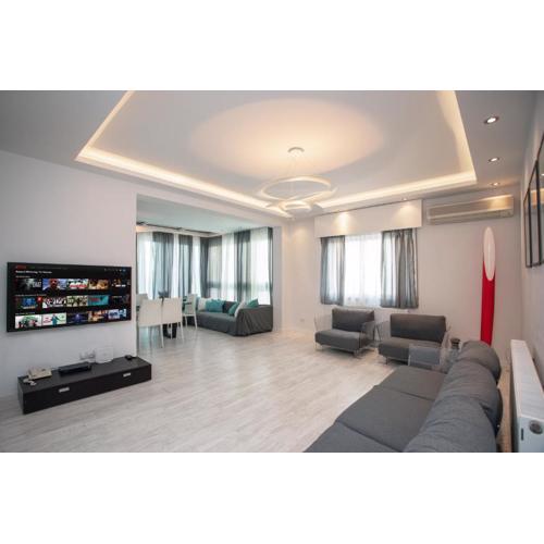 Mayra Seafront Luxury Apartment (BREAKBOOKING-CY)