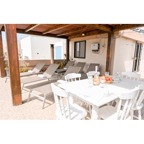 Mediterranea Sunny Maltese Townhouse - Happy Rentals