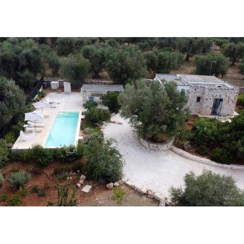 Mediterranean villa with private pool and garden