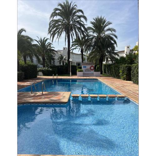 Meerblick & Pool! Traumhaftes Reihenhaus am Strand