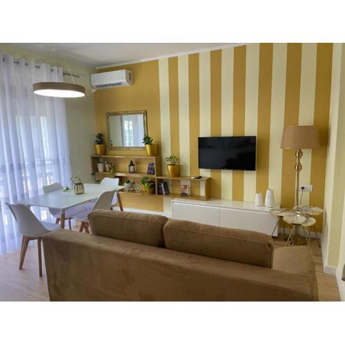 Mel Apt 2 lungomare Vlore, Albania