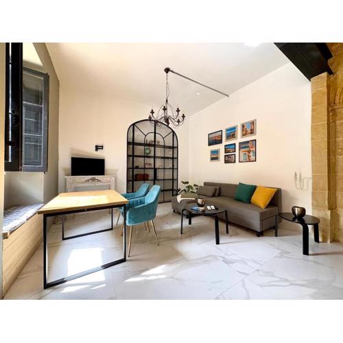 Melik Cozy Modern Maltese Home Near the Seafront