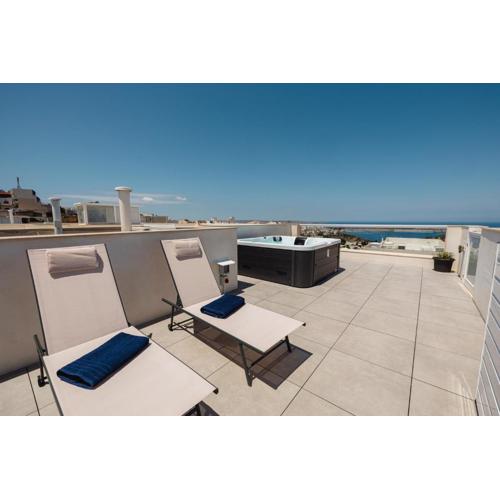Mellieha Penthouse Seaviews Hot Tub By Homely