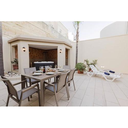 Mellieha Villa W Jacuzzi And Pool Table By Homely!