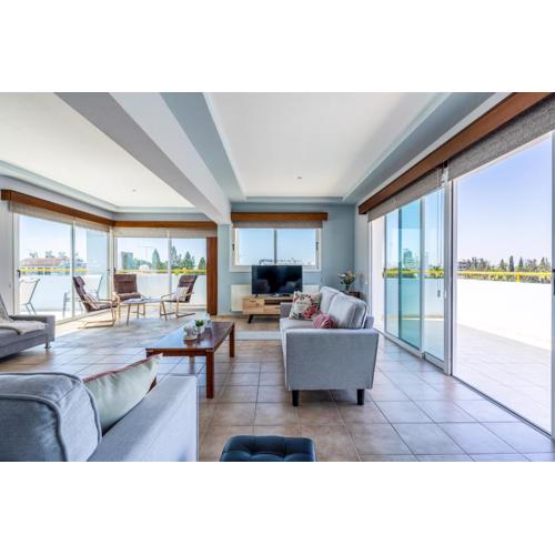Melograno 3-BR Apt w/ Terrace in Larnaca