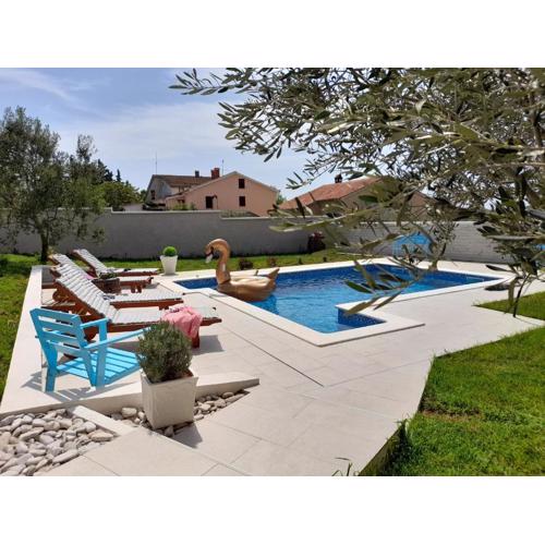 Mel&Stef, Charming house, apartment with private swimming pool ideal for family vacation
