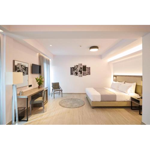 Meni Hotel & Apartments