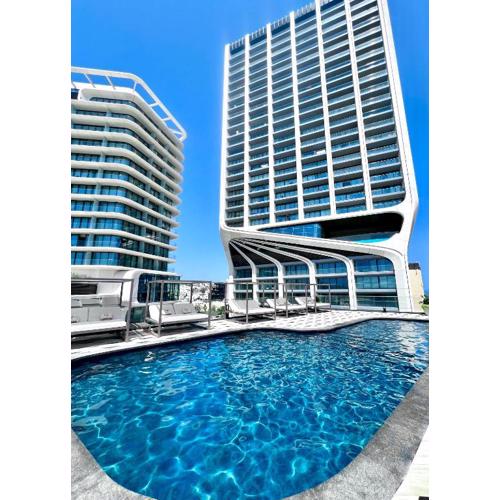 Mercury Suite Bright with Pool access by ArcoBnb