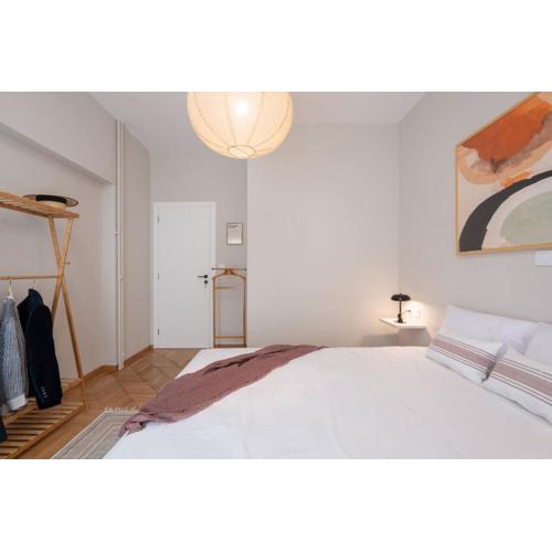 Metro Living 1-BR Modern Haven