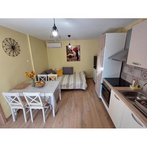 Mexicana Apartment Yellow