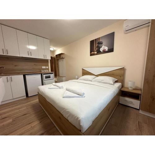 MG Apartments - Central Location